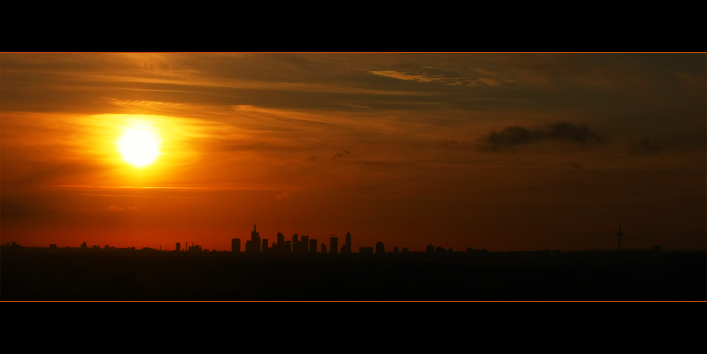 Über Frankfurt lacht die Sonne,...