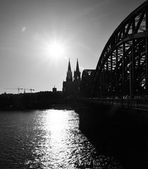 über köln lacht die sonne