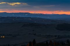 Über Montepulciano 'brennt' der Himmel.