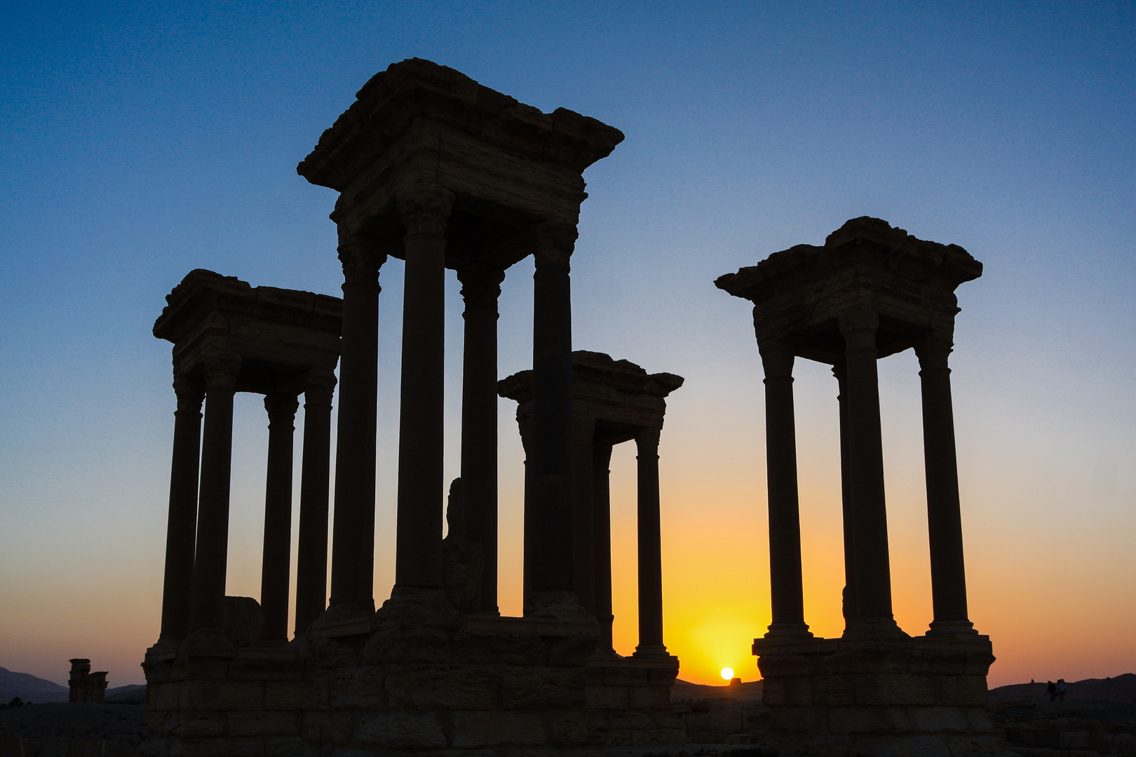 ÜBER PALMYRA IST ES NACHT GEWORDEN!