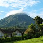 ...über unsere Lodge zum Arenal geblickt...