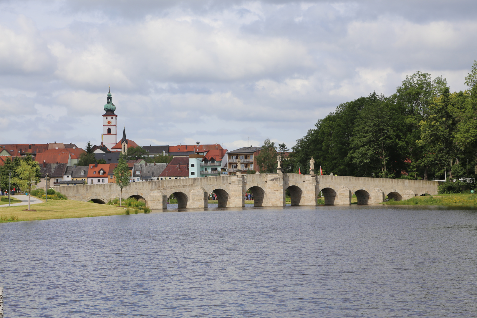 Über welchen Fluß geht diese Brücke? (Gelöst)