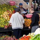 Überangebot im Souk in Agadir, Marokko