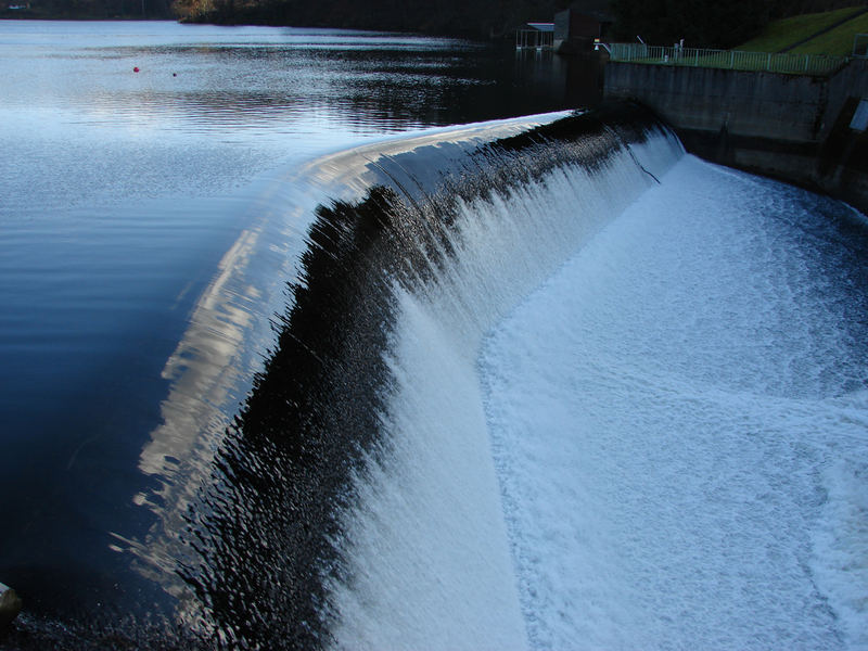 Überfluß an der Rurtalsperre (Eifel), 14.01.2007 um 14:00 Uhr