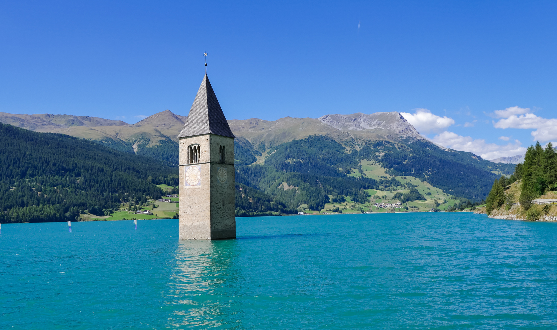 Überflutete Kirche im Reschensee 2016