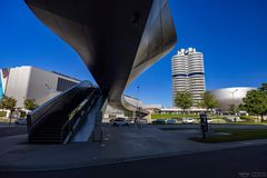 Übergang an der BMW Welt