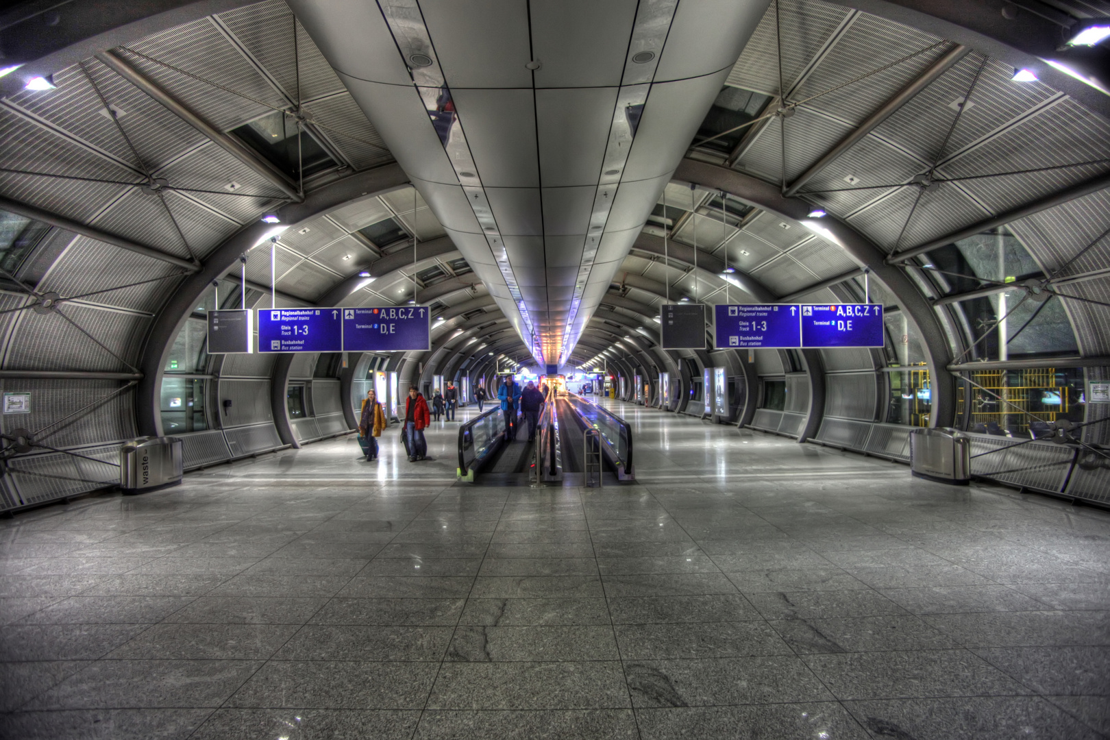 Frankfurt Flughafen Fernbahnhof Terminal 1 Oder 2 www.fotocommunity.de
