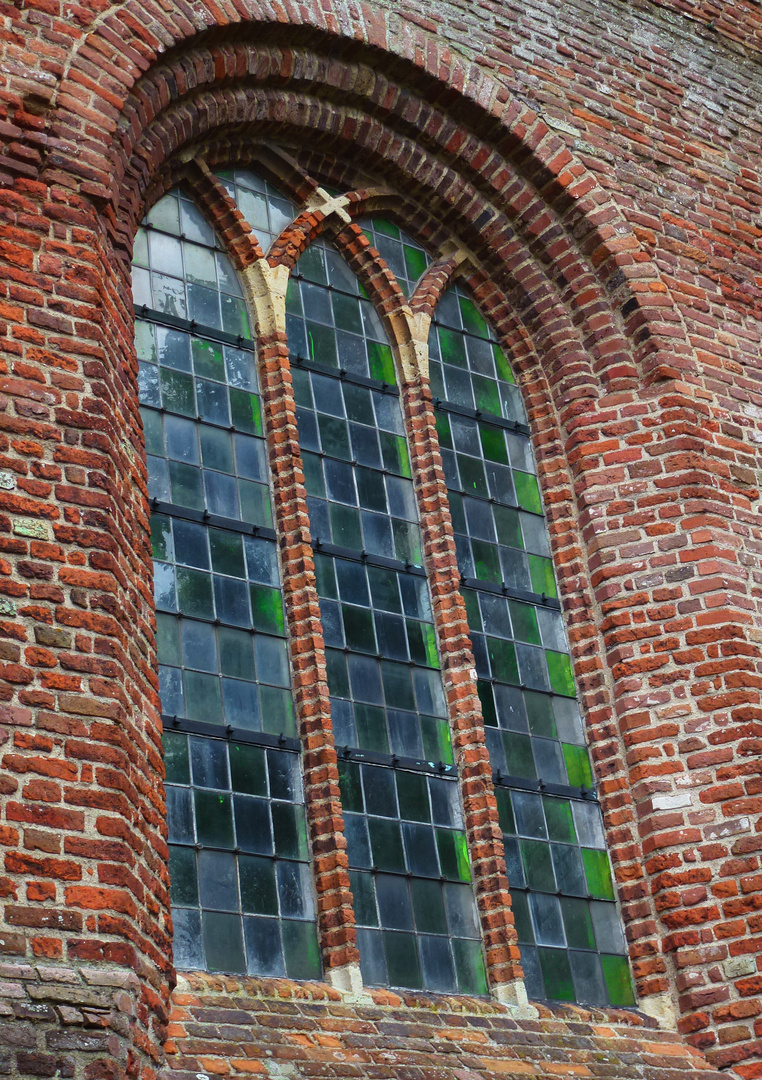 Übergangsfenster romanisch mit ersten gotischen Elementen