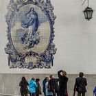 Übergroßes Marienbild in Guimaraes, Portugal