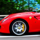 Überhole Ferrari rot...