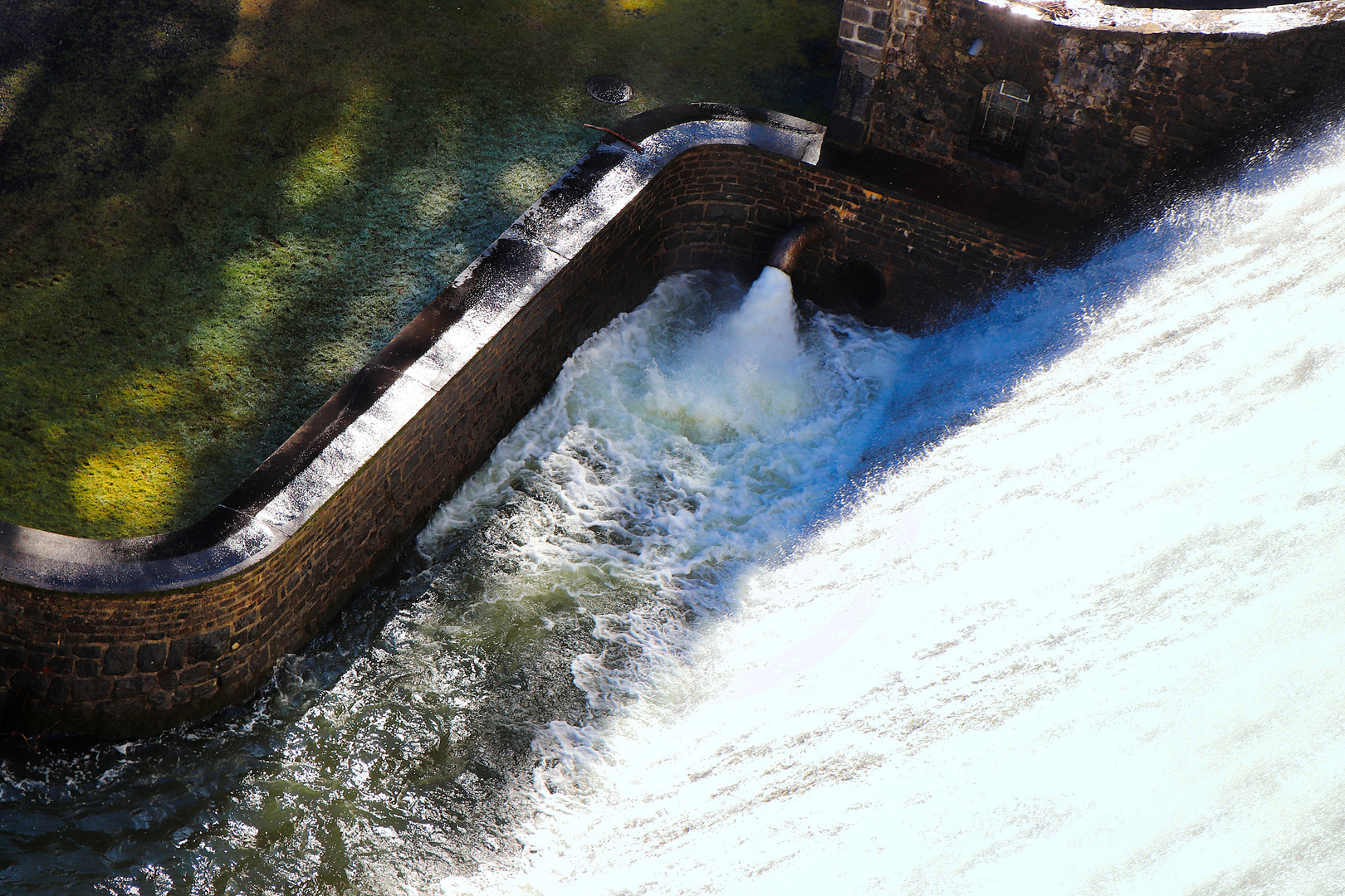 Überlauf der Oestertalsperre