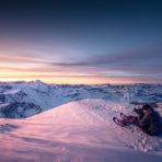 ^ Überlebenskampf auf 3000m: Balz auf dem Gipfel ^