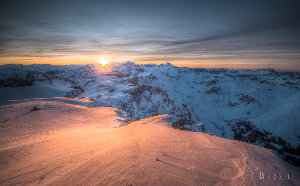 ^ Überlebenskampf auf 3000m: Der Gipfelsturm ^