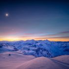 ^ Überlebenskampf auf 3000m: Mond und Venus ^