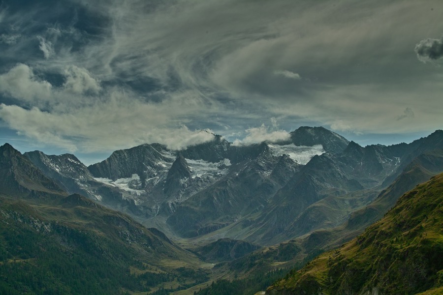 übermächtige berge...