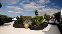 überragender cesar manrique mit miro