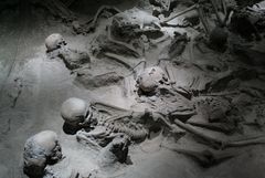 Überraschender Tod am Strand von Herculaneum - Plastiken im Museum von Neapel