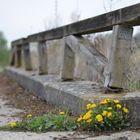 Überreste einer kleinen Brücke