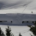 über´s Dach führen die Skispuren..