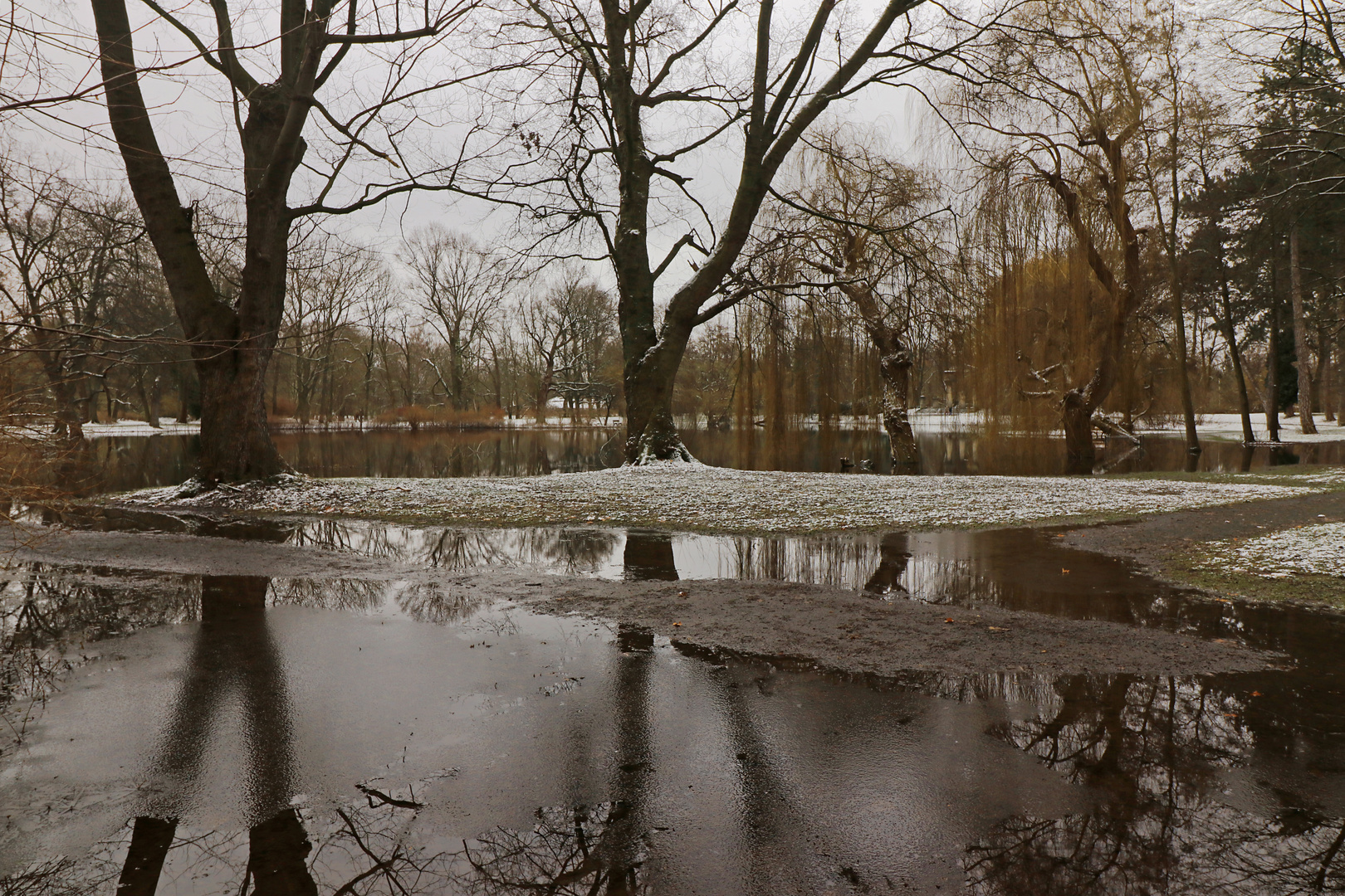 Überschwemmung im Park