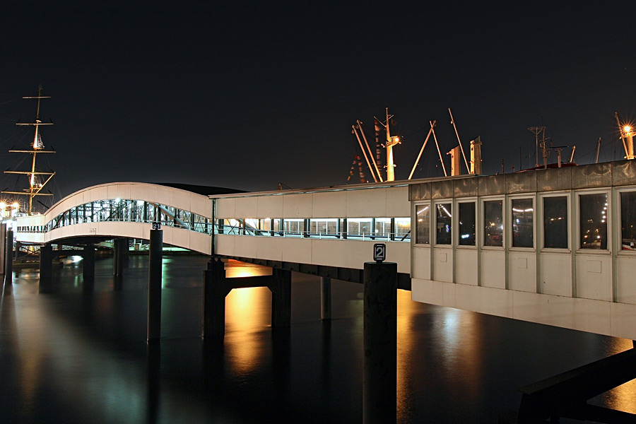 Überseebrücke in Hamburg