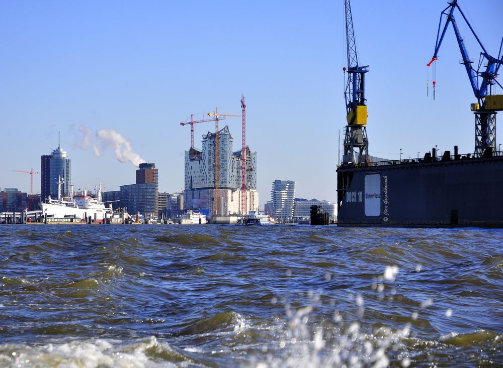 Überseebrücke und Hafencity