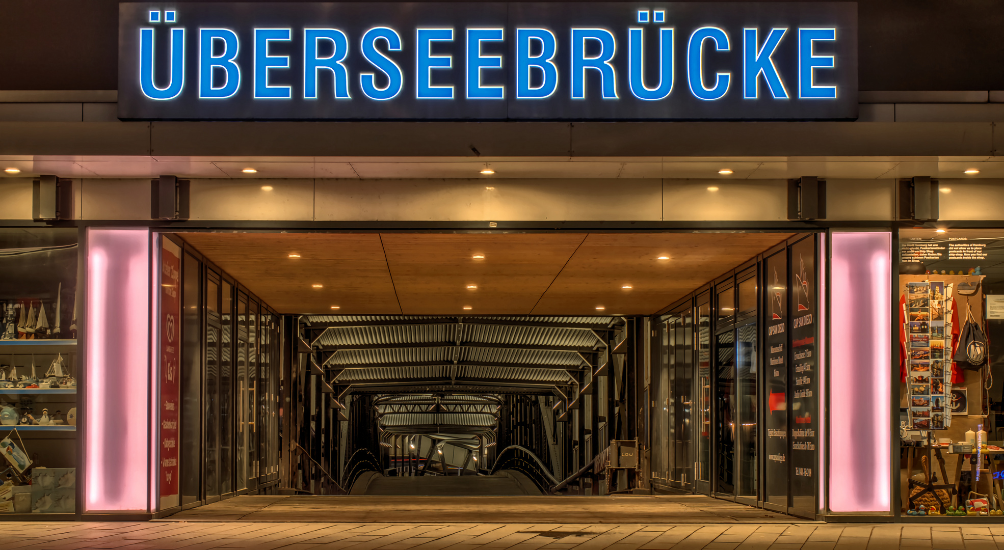 ÜBERSEEBRÜCKEÜBERSEEBRÜCKE