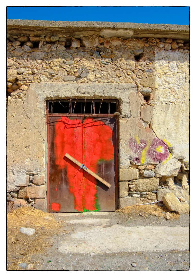Übertünchte Tür in Sougia (S. Großdarstellung)
