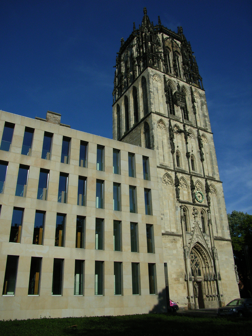 Überwasserkirchturm mit Bistumsbibliothek, Münster