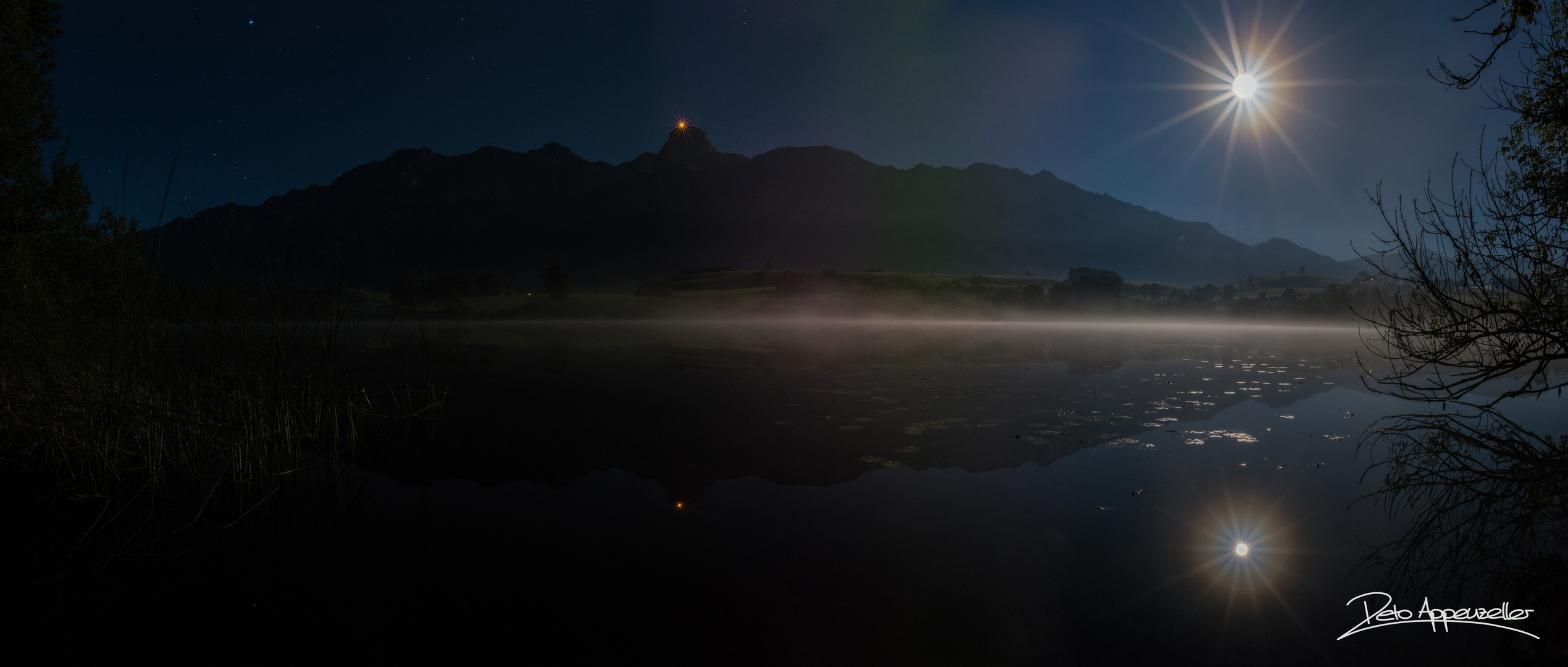 Uebeschisee bei Vollmond