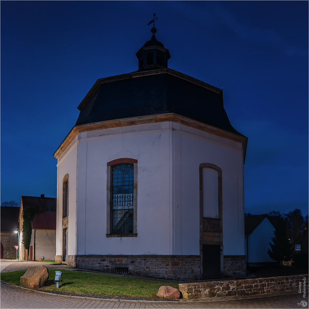 Üplingen, Oktogonkirche