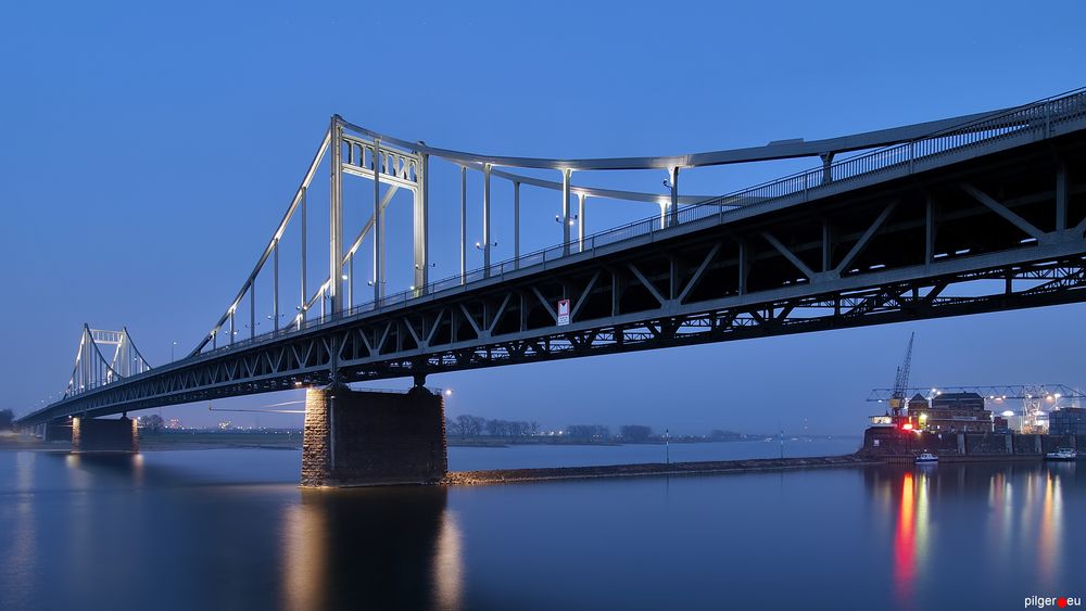 Uerdinger Brücke - helle Version