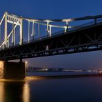 Uerdinger Brücke mit Hafen