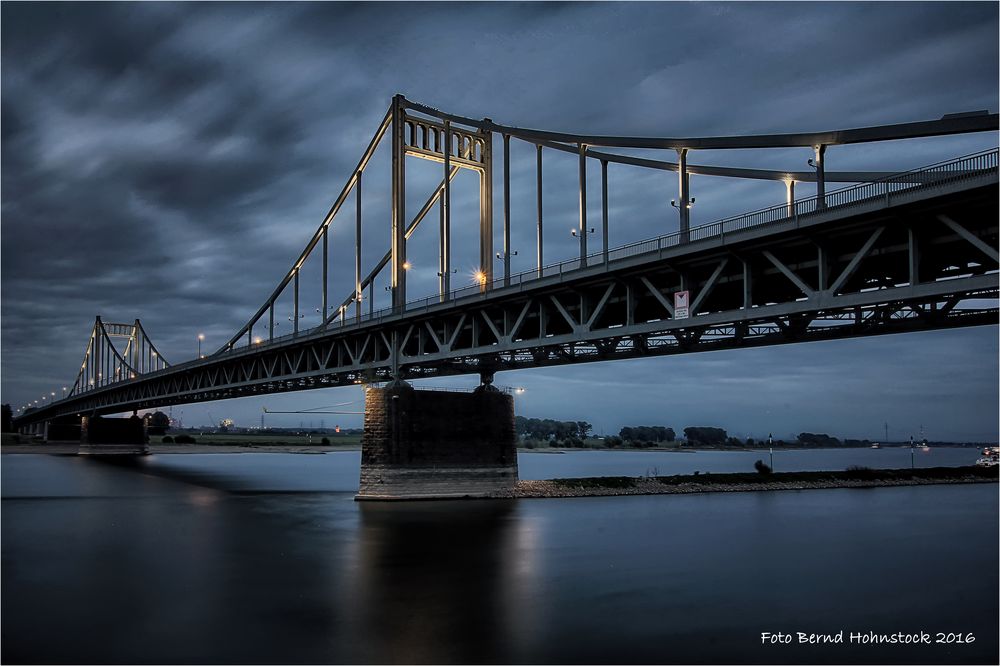 Uerdinger Rheinbrücke .....