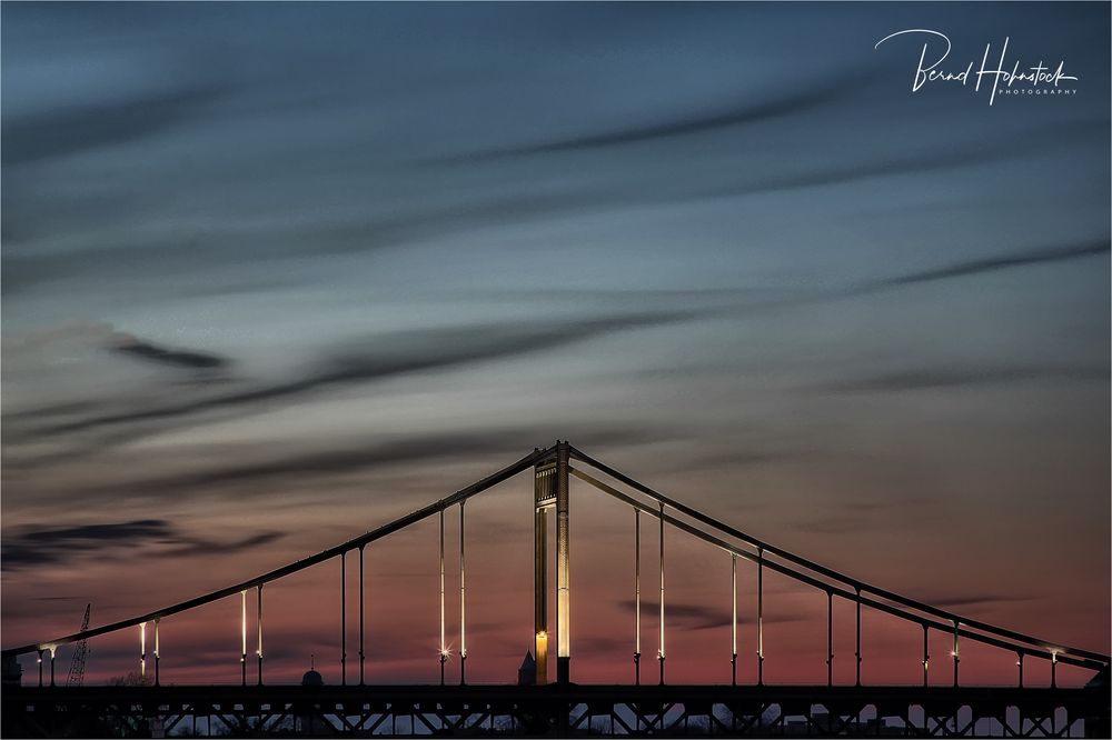  Uerdinger Rheinbrücke .....