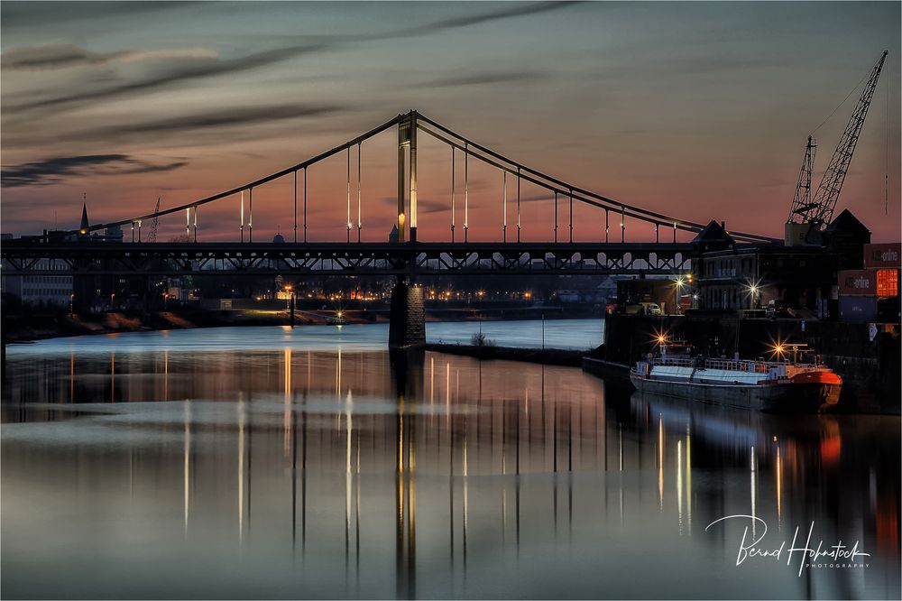 Uerdinger Rheinbrücke .....