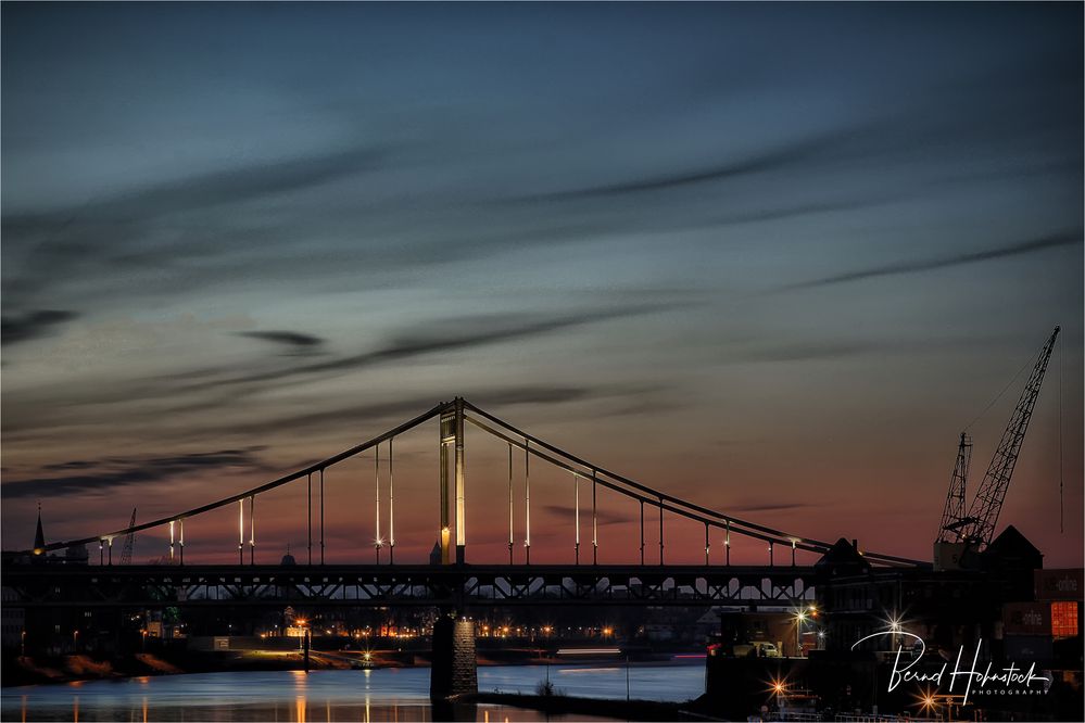 Uerdinger Rheinbrücke  .....