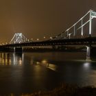 Uerdinger Rheinbrücke bei Nacht