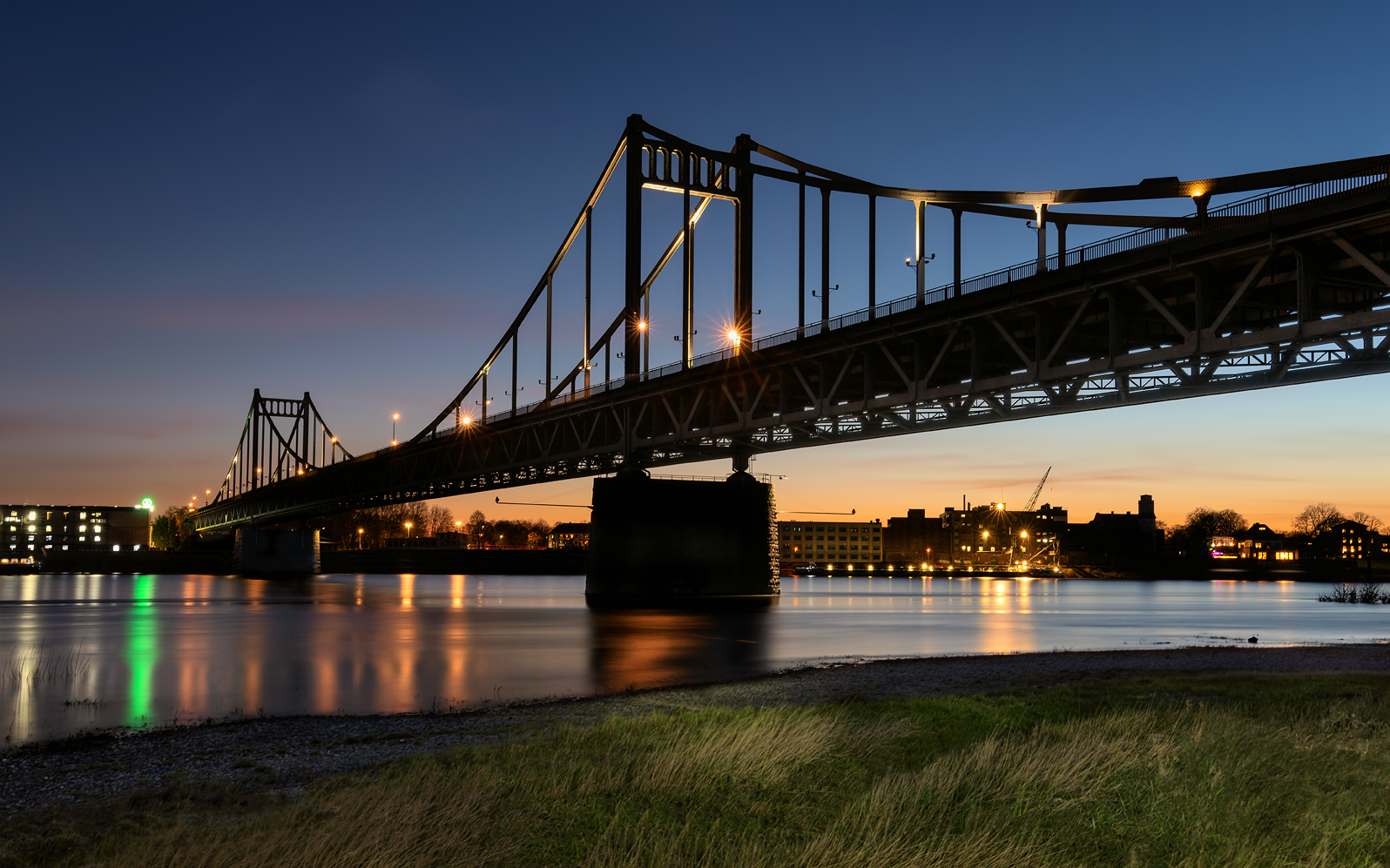 Uerdinger Rheinbrücke - Krefeld-Uerdinger-Brücke