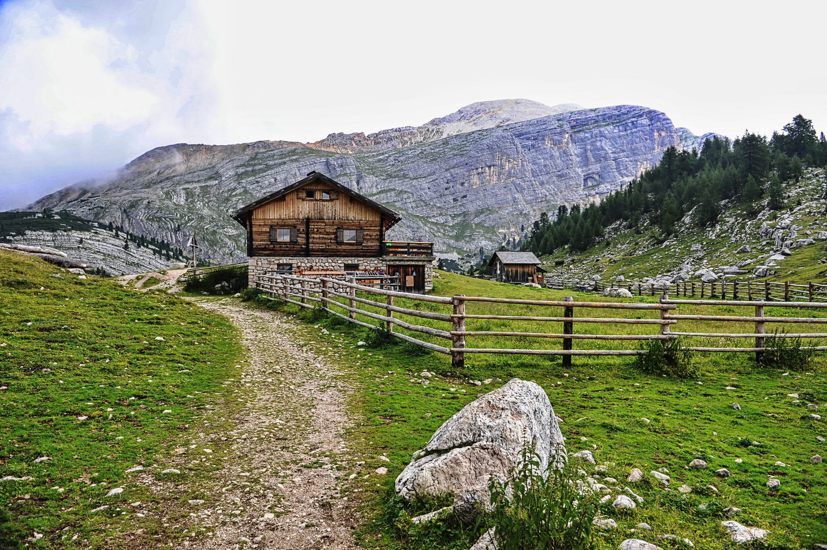 Ütia de Gran Fanes / Große Fanes Alm 2100 m