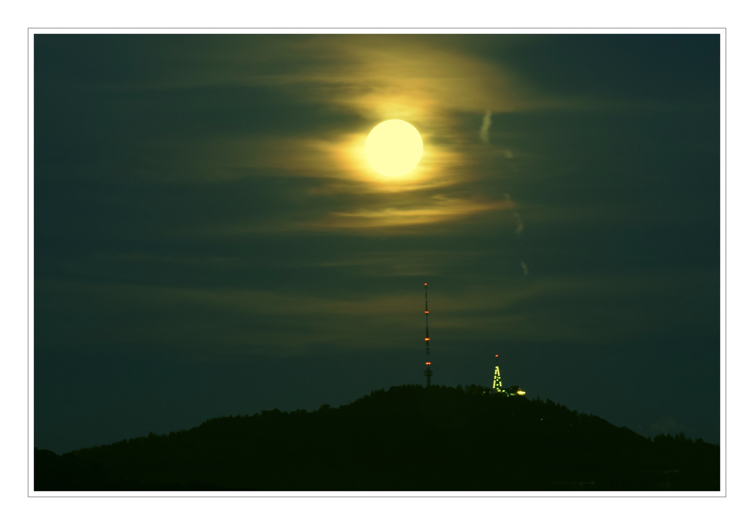 Uetliberg bei Vollmond.