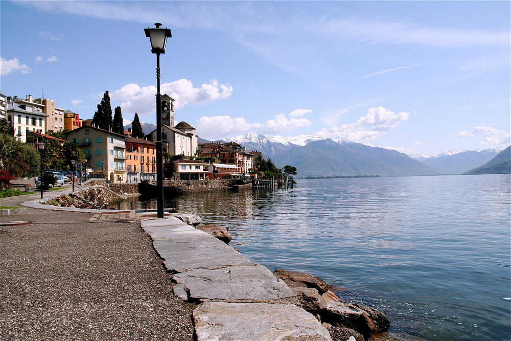 Ufer am Lago Maggiore