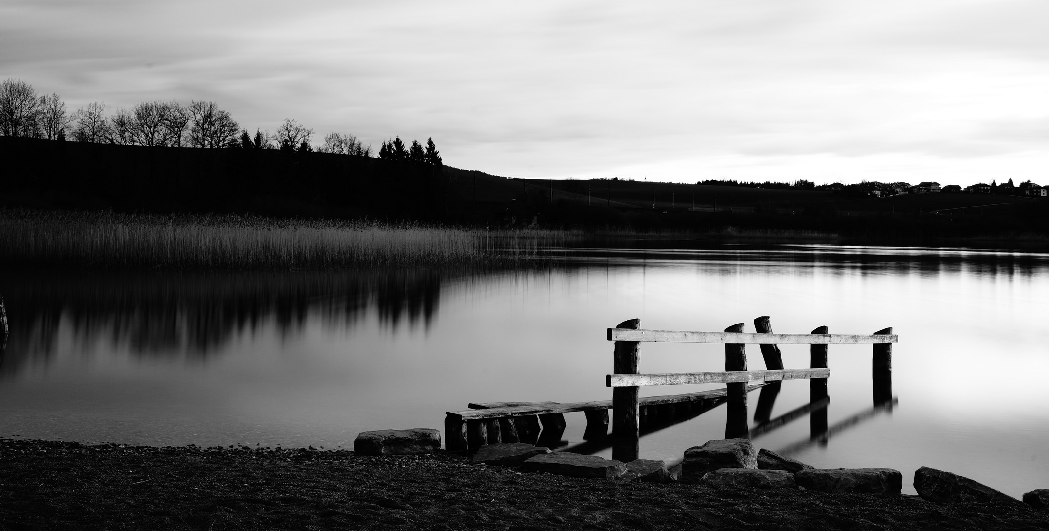 Ufer am Seebad Wallersee