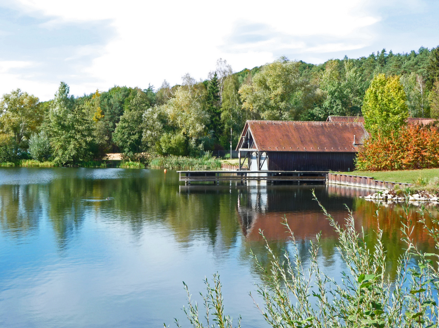 Ufer.Bootshaus.Wasser.Ente.