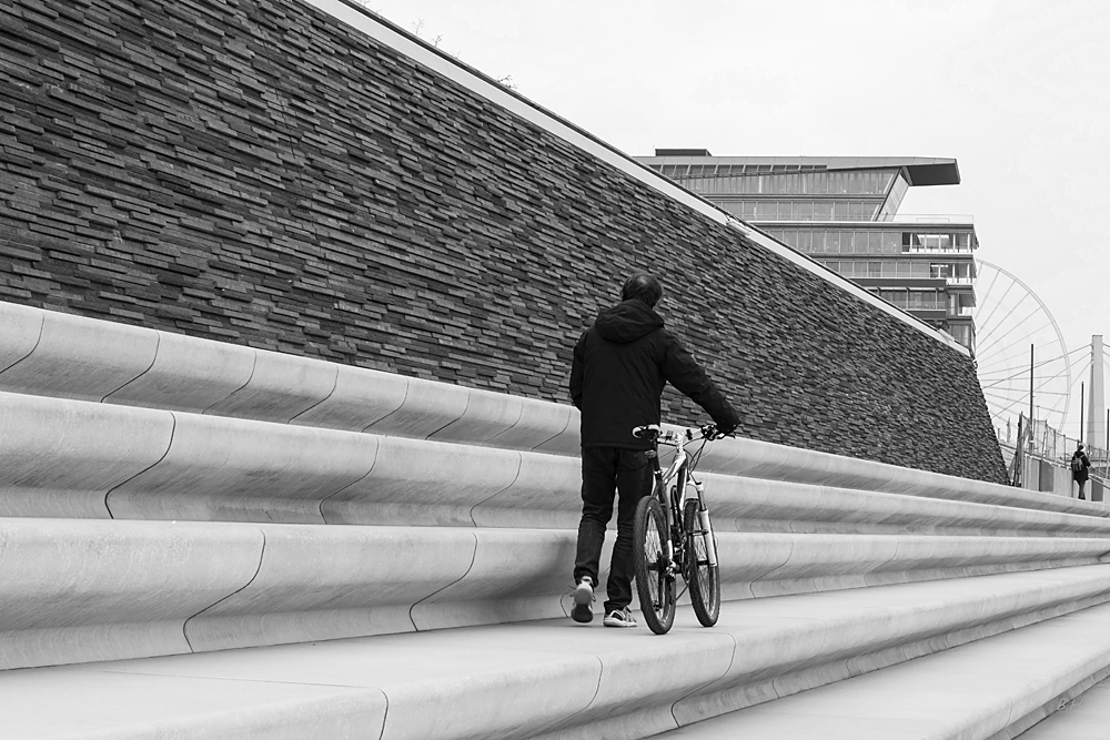 Uferpromenade 2