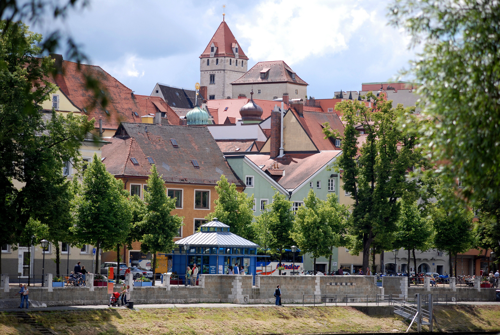 Uferpromenade der Donau