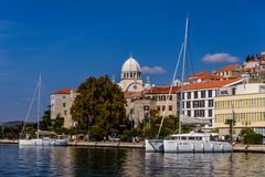 Uferpromenade mit Kathedrale, Sibenik, Dalmatien, Kroatien