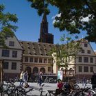 Uferpromenade mit Straßburger Münster im Hintergrund