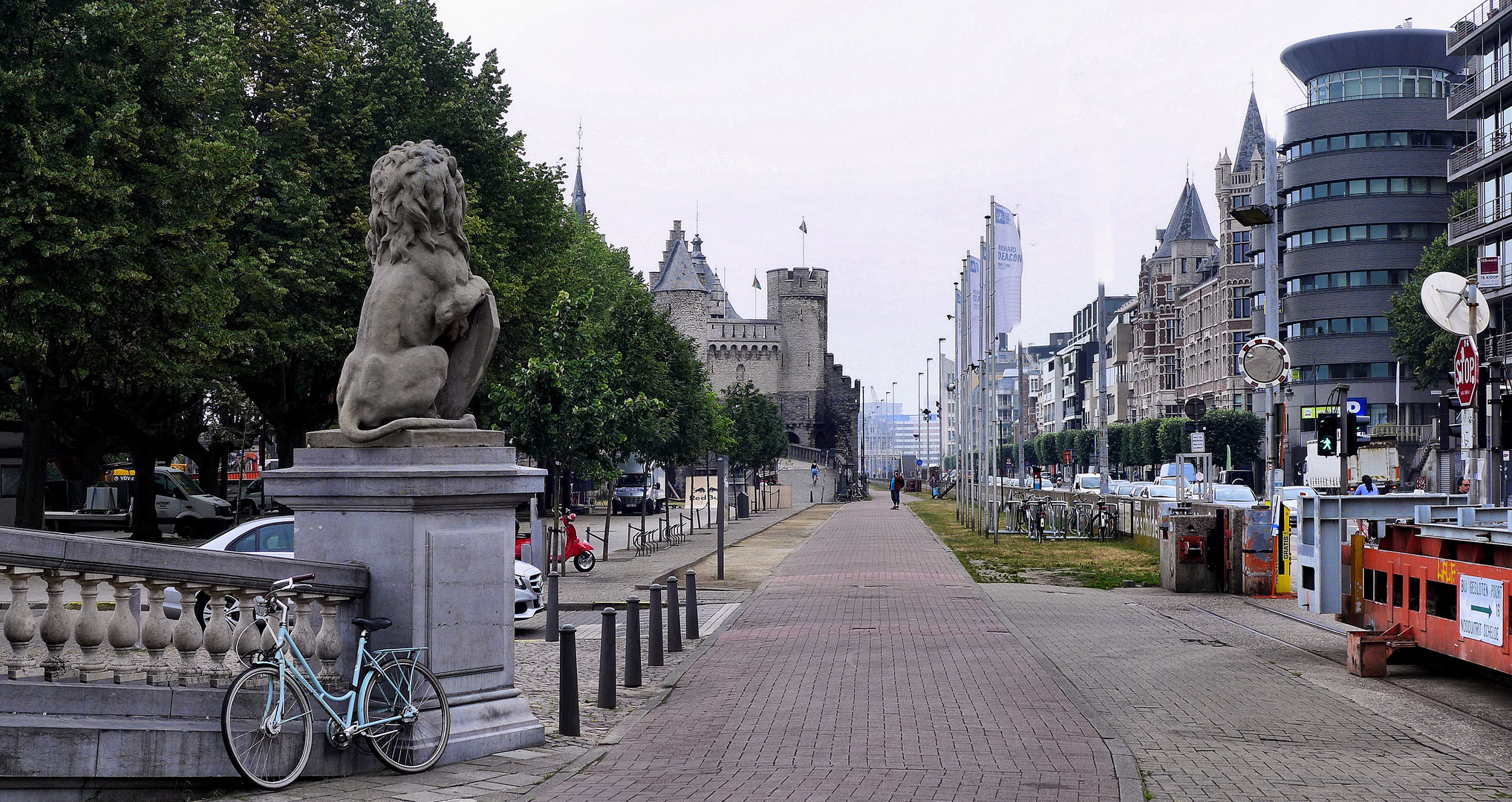 Uferstraße an der Schelde