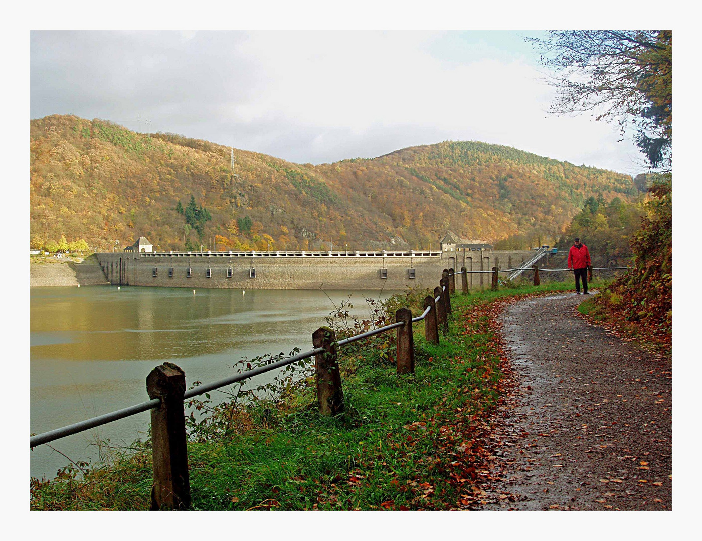 Uferweg am Stausee